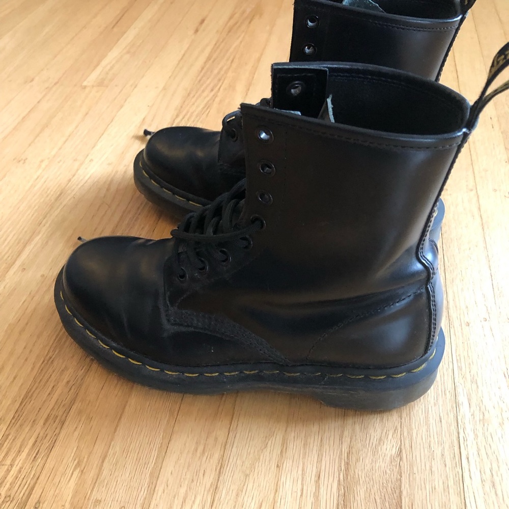 COPY - Hardly worn size 7 doc martens